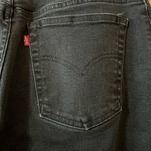 Levi’s Vintage 550 Distressed High Rise Relaxed Fit Tapered Mom Jeans Size 32 - Picture 14 of 16